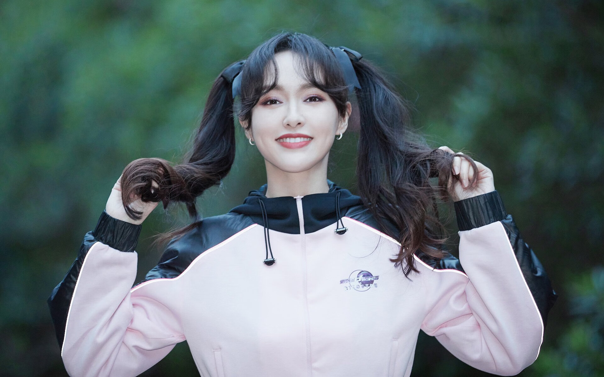 “英超战火持续升级,冠军之路艰难前行”,英超争冠形势