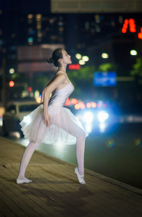 开云入口-传统文化元素融入足球场设计，彰显文化底蕴，足球场文化布置